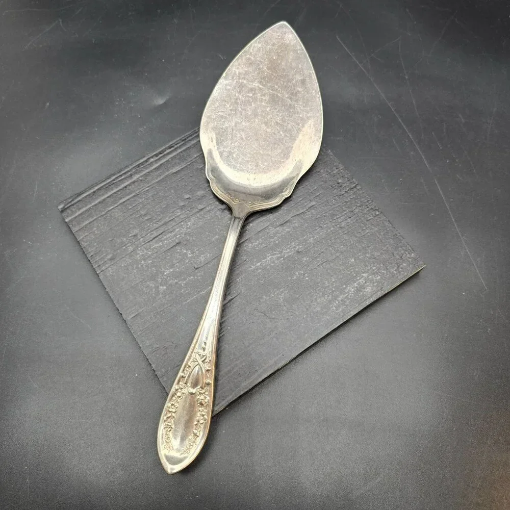 Vintage Stratford Silverplate Pie Server With Ornate Floral Handle Design HS269
